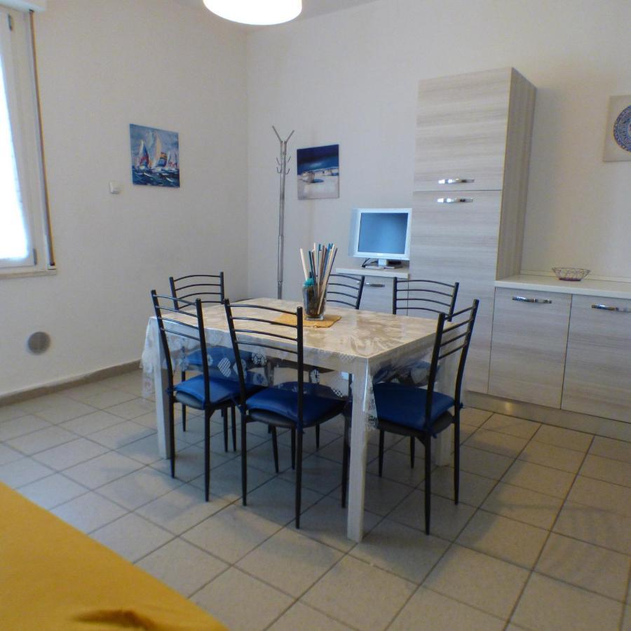 Complesso Oasi Apartamento Tirrenia Exterior foto