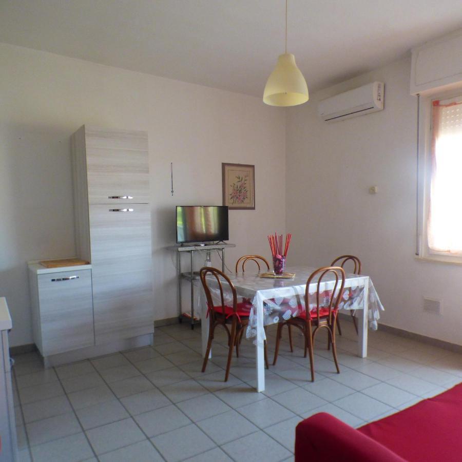 Complesso Oasi Apartamento Tirrenia Exterior foto